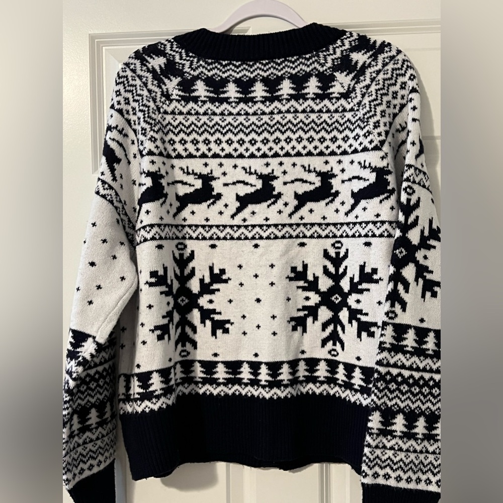 3/$12 Women’s cardigan navy blue and white size XL - Picture 2 of 9